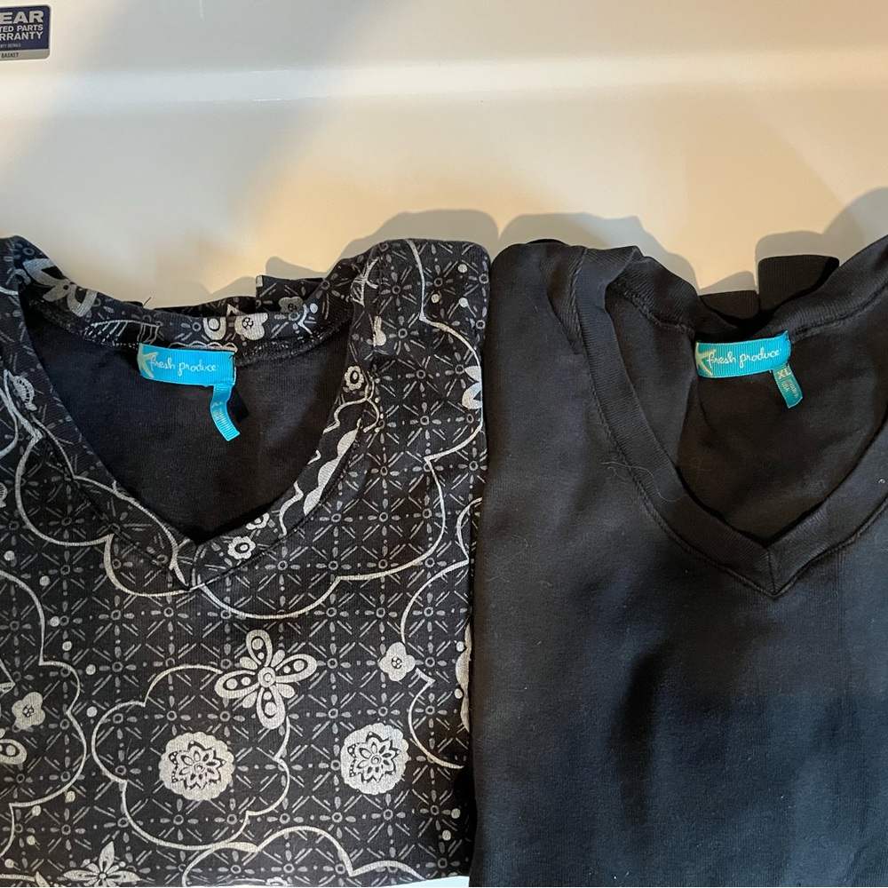 fresh produce Black V-Neck Tee & Black Floral-Pattern Top XL
